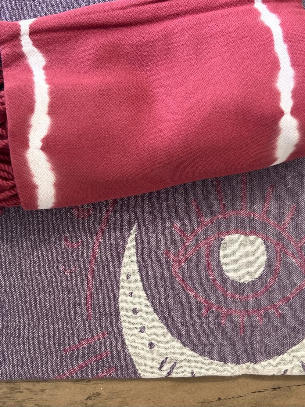 Festival Travel Towel Tie Dye Burgundy Red White 36 x 65 NEW